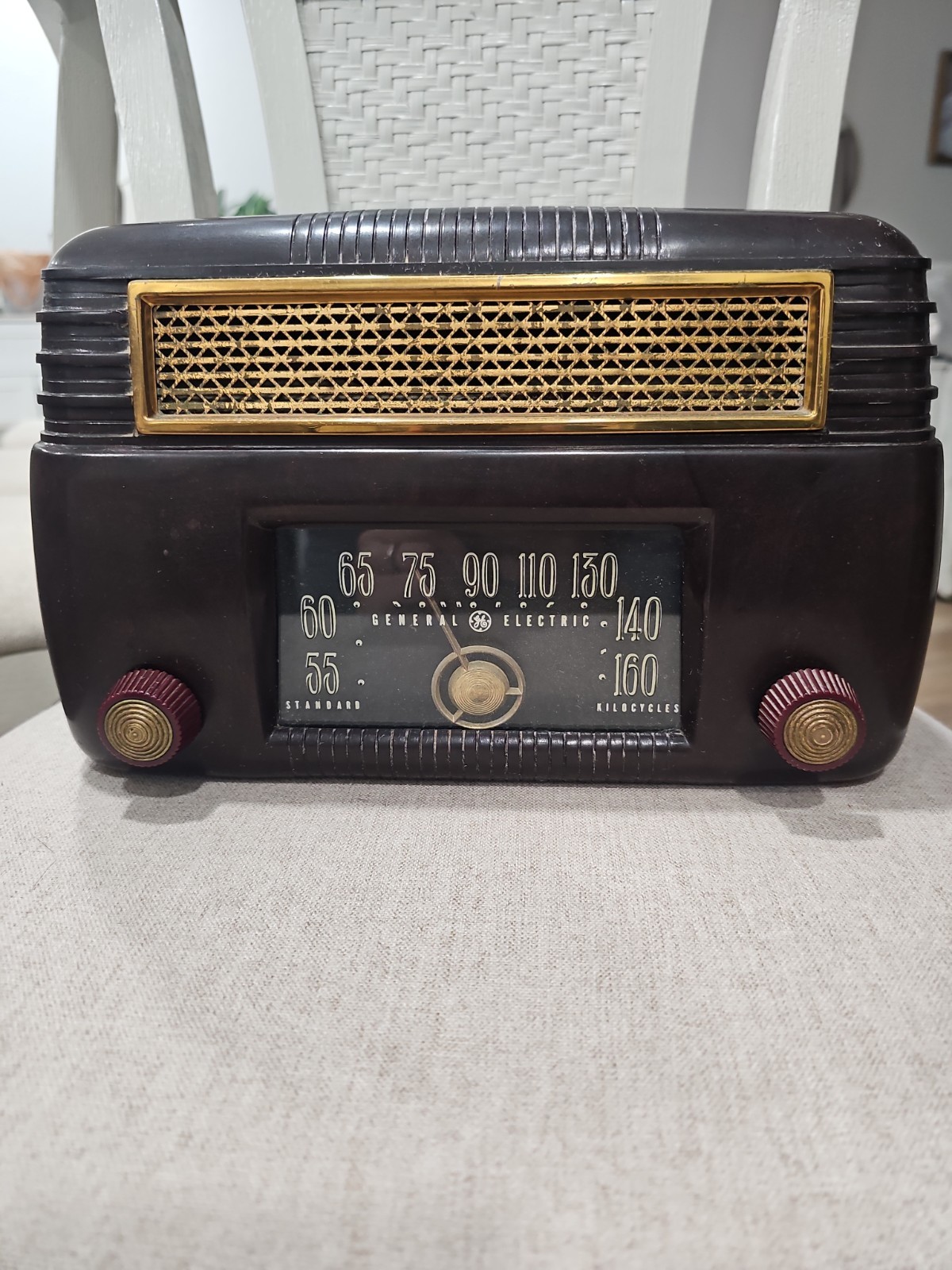 Listing TitleVintage 1946 GE Model 202 Bakelite Tube Radio - WORKING Post-WWII Listing TitleVintage 1946 GE Model 202 Bakelite Tube Radio - WORKING Post-WWII