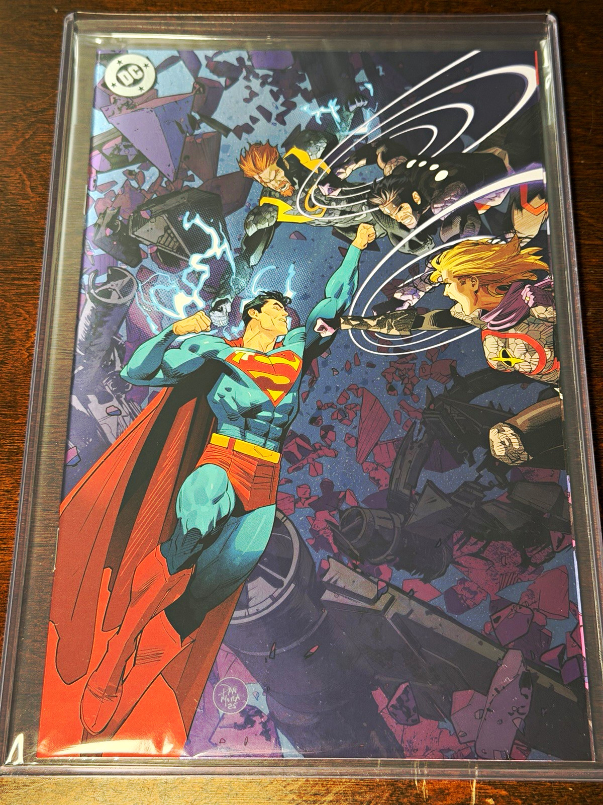 FREE SHIPPING DC Comics Superman #28 Dan Mora Cover FOIL