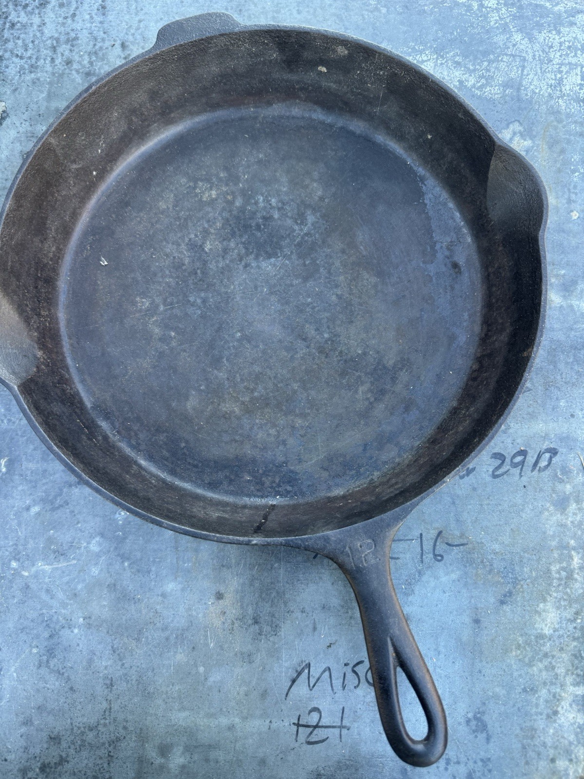 Griswold 719 D ~ No. 12  ~ Cast Iron Skillet - unrestored
