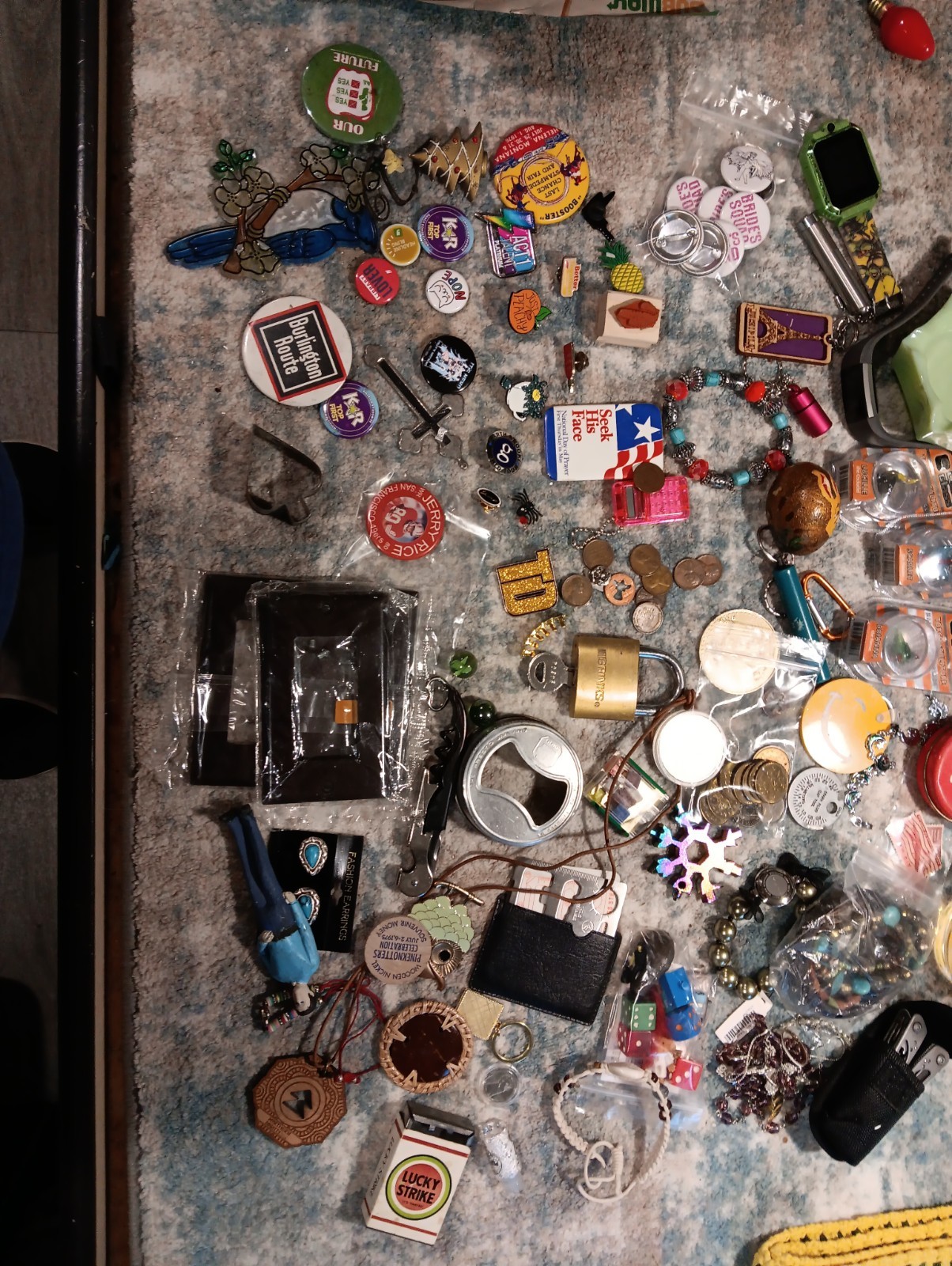 5lb Huge Lot  Of Vintage & modern Wearable And Not Wearable Trinkets+ What Nots.