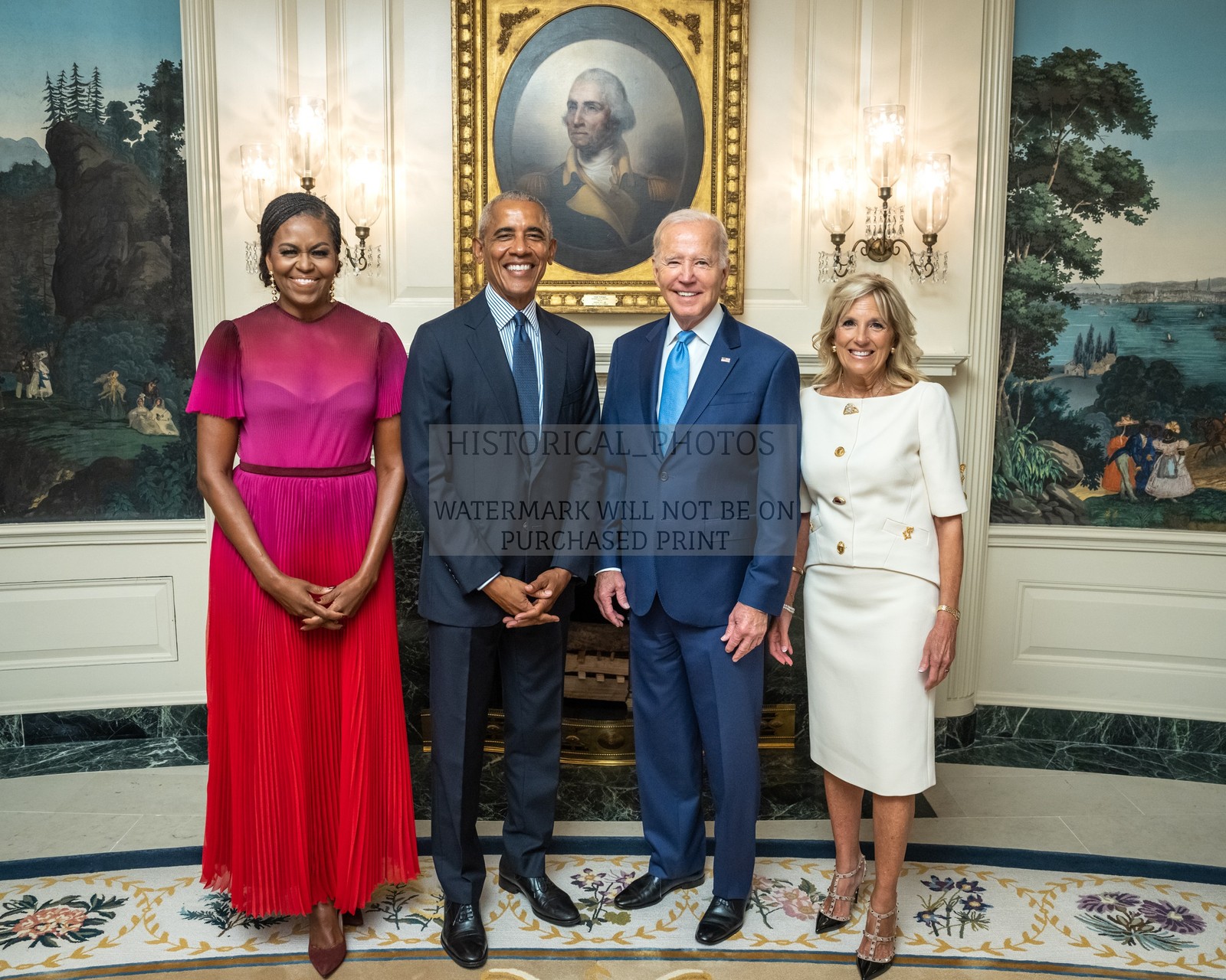FORMER PRESIDENT BARACK OBAMA AND FIRST LADY MICHELLE 2022 8X10 PHOTO