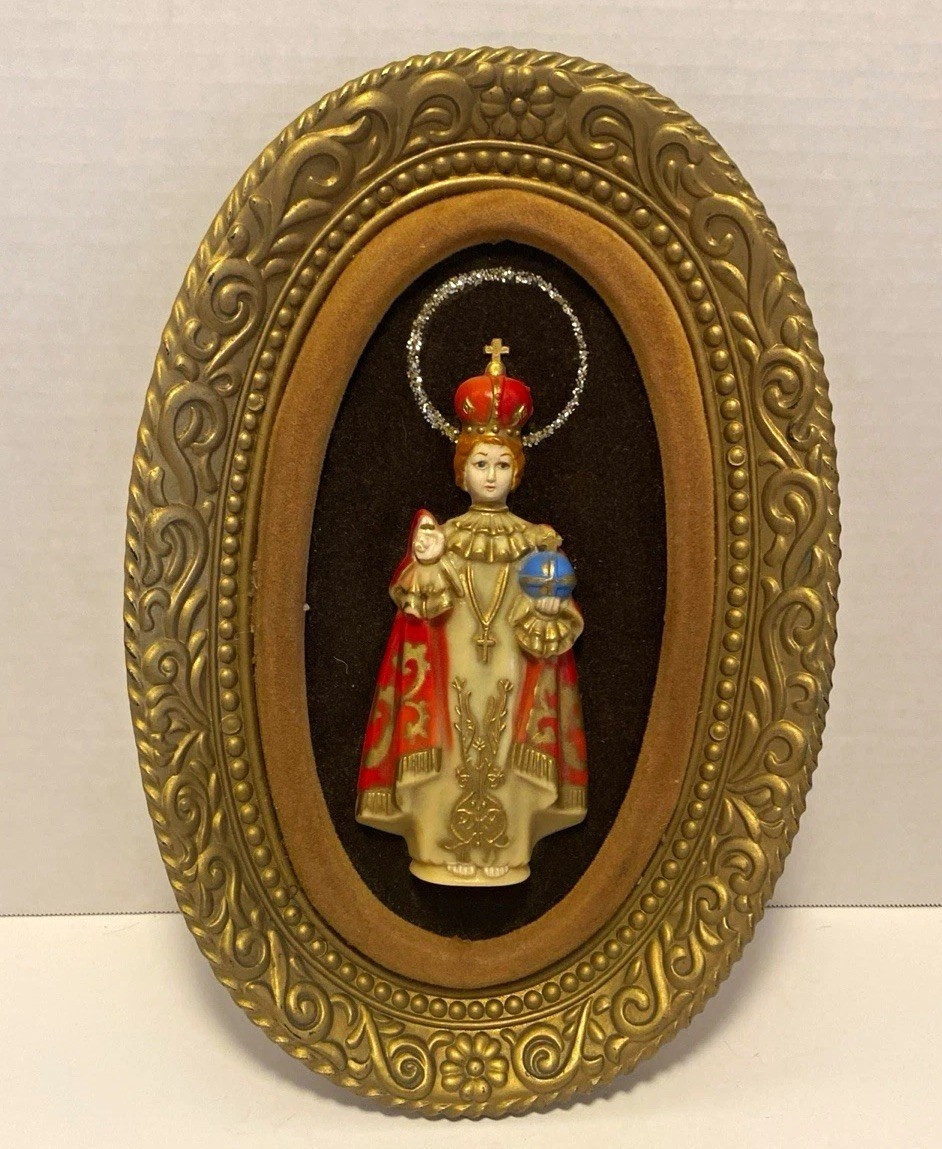 Vintage Infant of Prague Framed Religious Oval Ornate thick plastic Frame Vintage Infant of Prague Framed Religious Oval Ornate thick plastic Frame