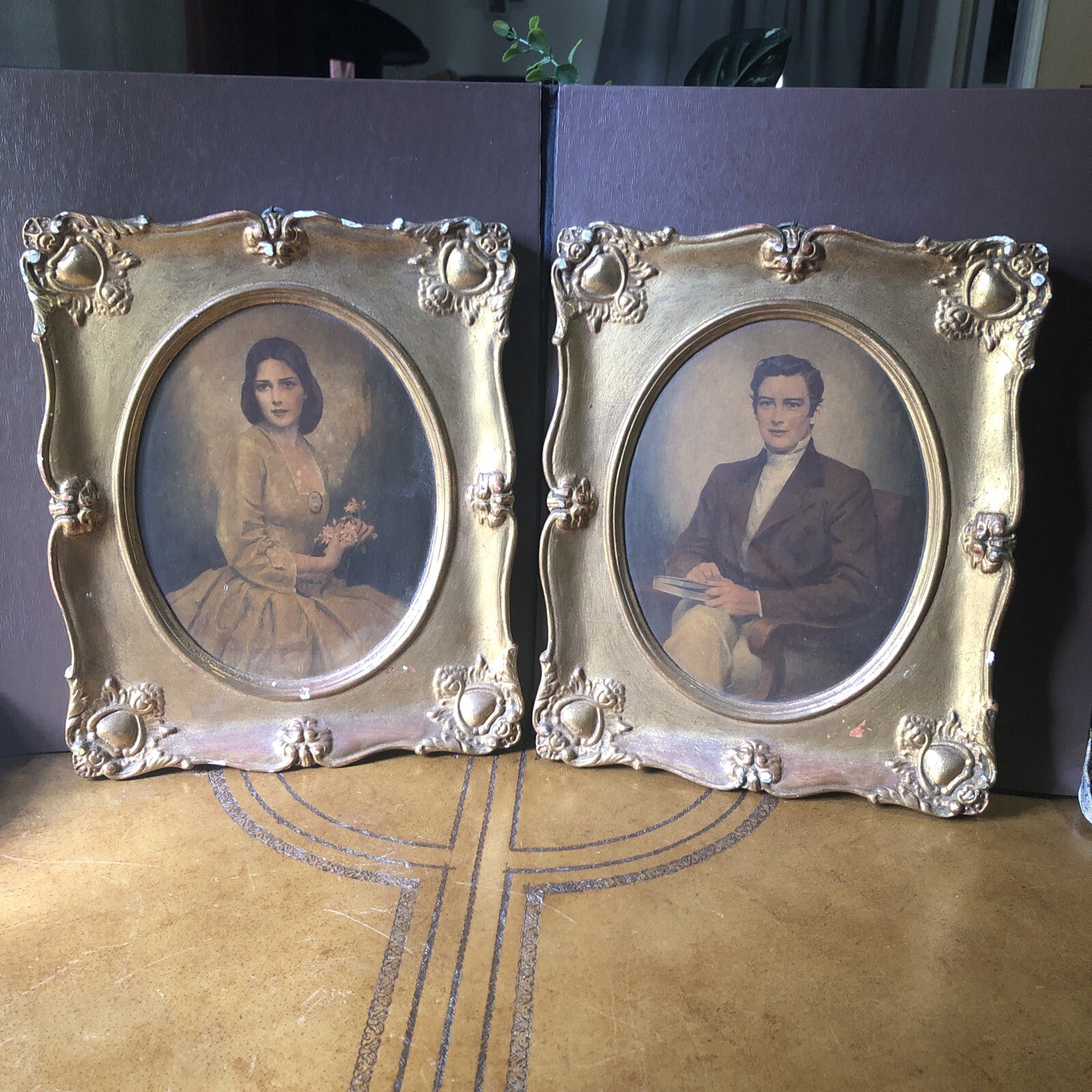 FANTASTIC VICTORIAN GOLD LEAF PLASTER PICTURE FRAME w ORIG. FRENCH FASHION PRINT