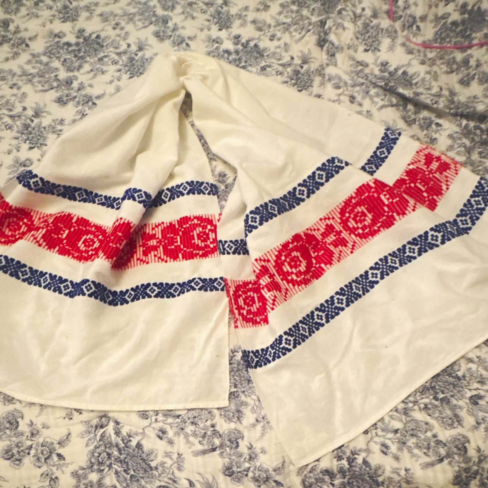 Vintage 1950s White/Red/Blue Floral Embroidered Handmade Cotton Tablecloth