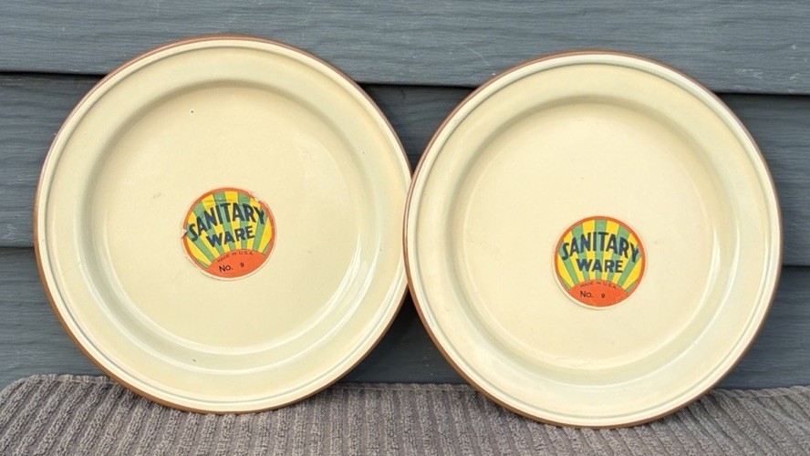 2 Vintage Enamelware 8.5” Sanitary Ware No. 9 Camp Farmhouse Beige Brown Rim MCM 2 Vintage Enamelware 8.5” Sanitary Ware No. 9 Camp Farmhouse Beige Brown Rim MCM