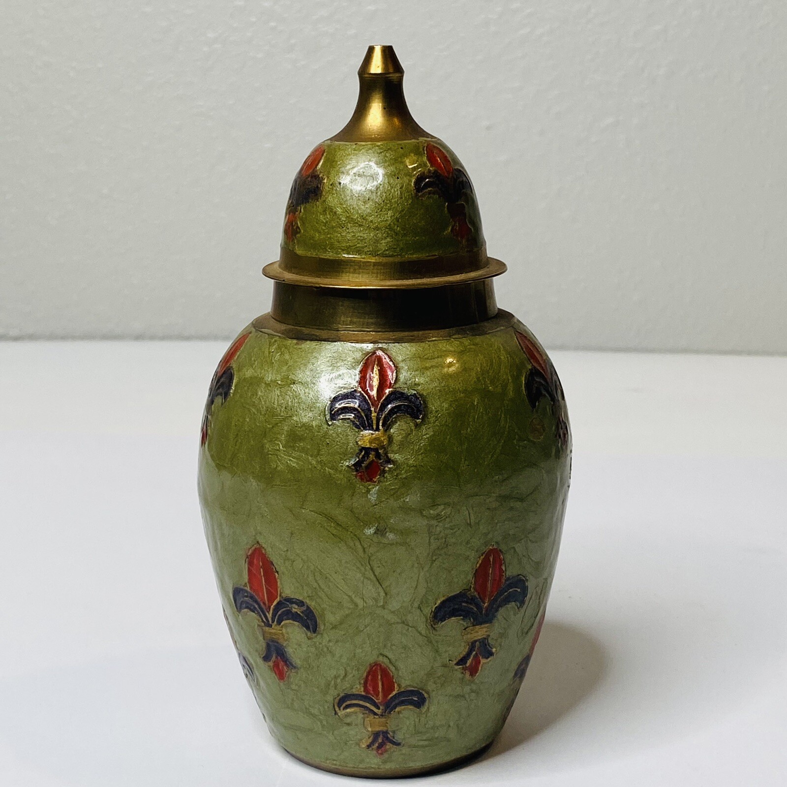 Vtg Solid Brass Urn Vase Made in India Fleur de Lis Textured￼ Green