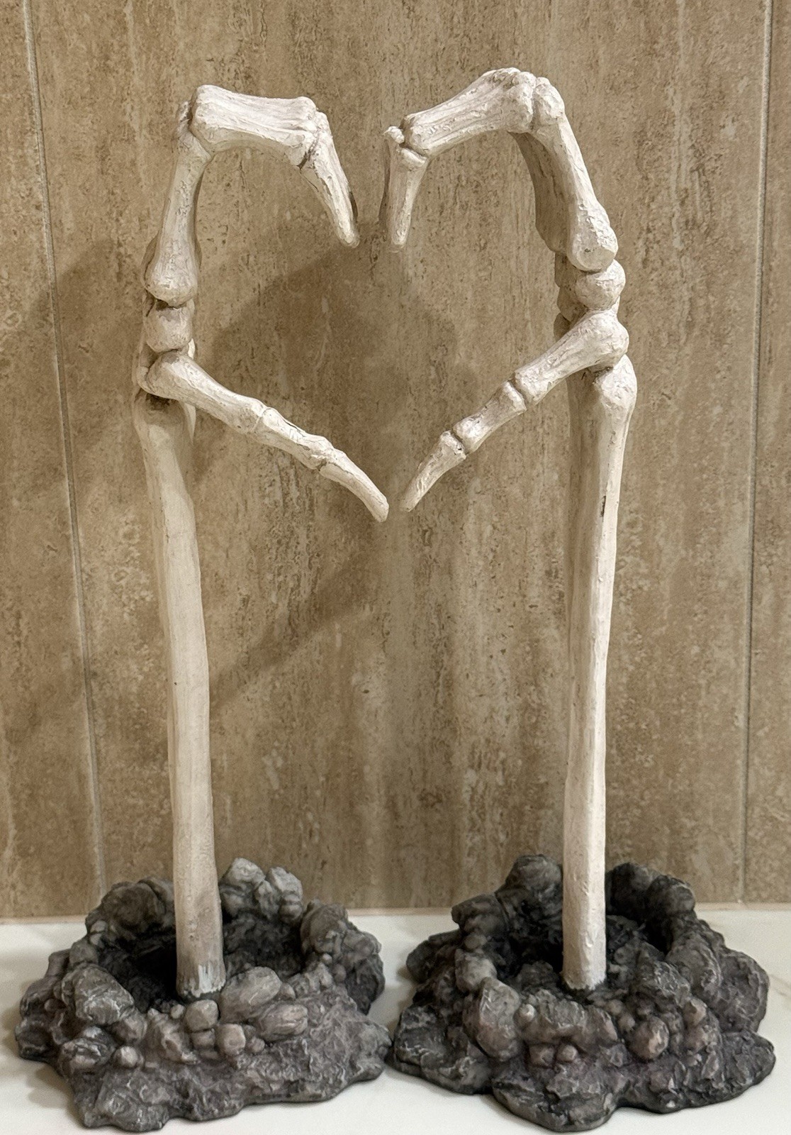 Grandin Road Halloween Groundbreaker Skeleton Hands, 2 Pieces