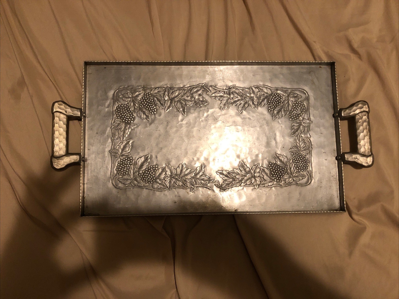 Vintage Everlast Hammered Aluminum Serving Tray Local  Pickup 11373 Only