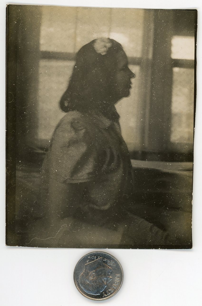 Vintage 1920's photo / Weird Ghostly Image - Classroom or Bedroom Apparition ?