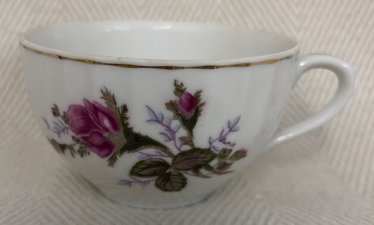 Vtg Moss Rose Pattern Linear Ribs Replacement Tea Cups-11 Available Vtg Moss Rose Pattern Linear Ribs Replacement Tea Cups-11 Available