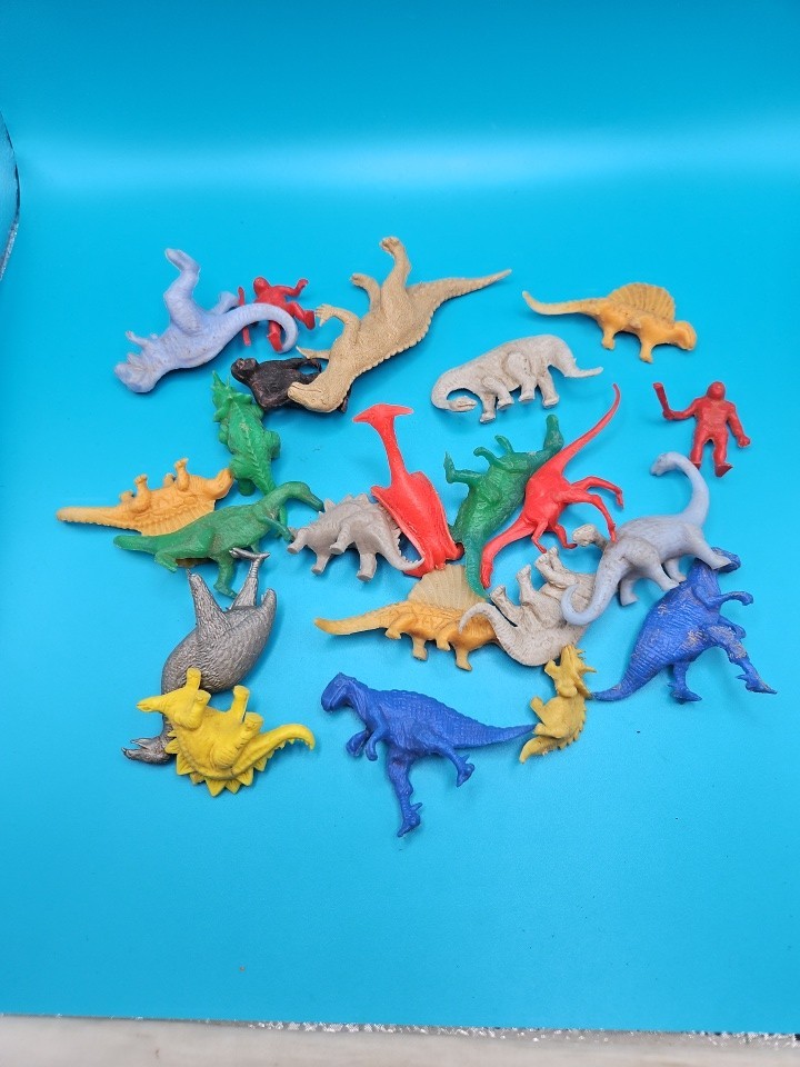 Lot Of 22 Vintage 1960s Plastic Dinosaurs