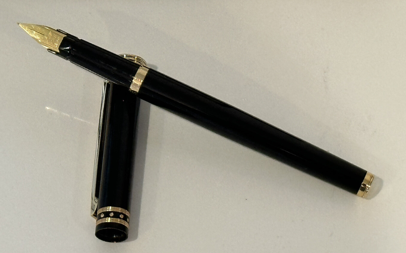 Charles Hubert Paris Black Fountain Pen Iridium Point Germany - Unused Charles Hubert Paris Black Fountain Pen Iridium Point Germany - Unused