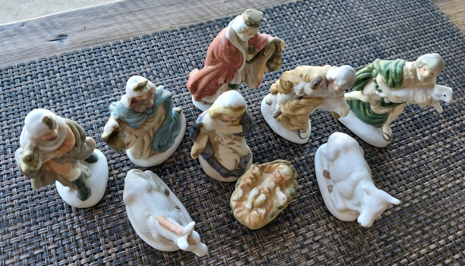 Vintage Ceramic 9 Piece Nativity Set Vintage Ceramic 9 Piece Nativity Set