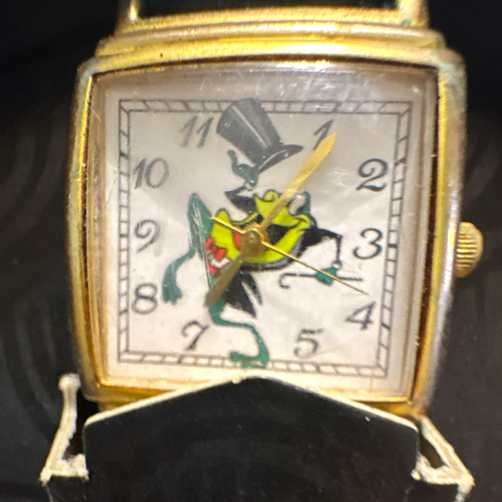 Fossil Looney Tunes Daffy Duck Analog Watch, Black Leather Strap, Gold Case Fossil Looney Tunes Daffy Duck Analog Watch, Black Leather Strap, Gold Case