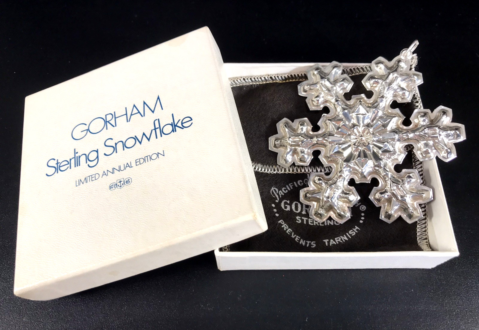 1976 GORHAM STERLING SILVER SNOWFLAKE ORNAMENT 7TH EDITION BOX POUCH 23G 1976 GORHAM STERLING SILVER SNOWFLAKE ORNAMENT 7TH EDITION BOX POUCH 23G