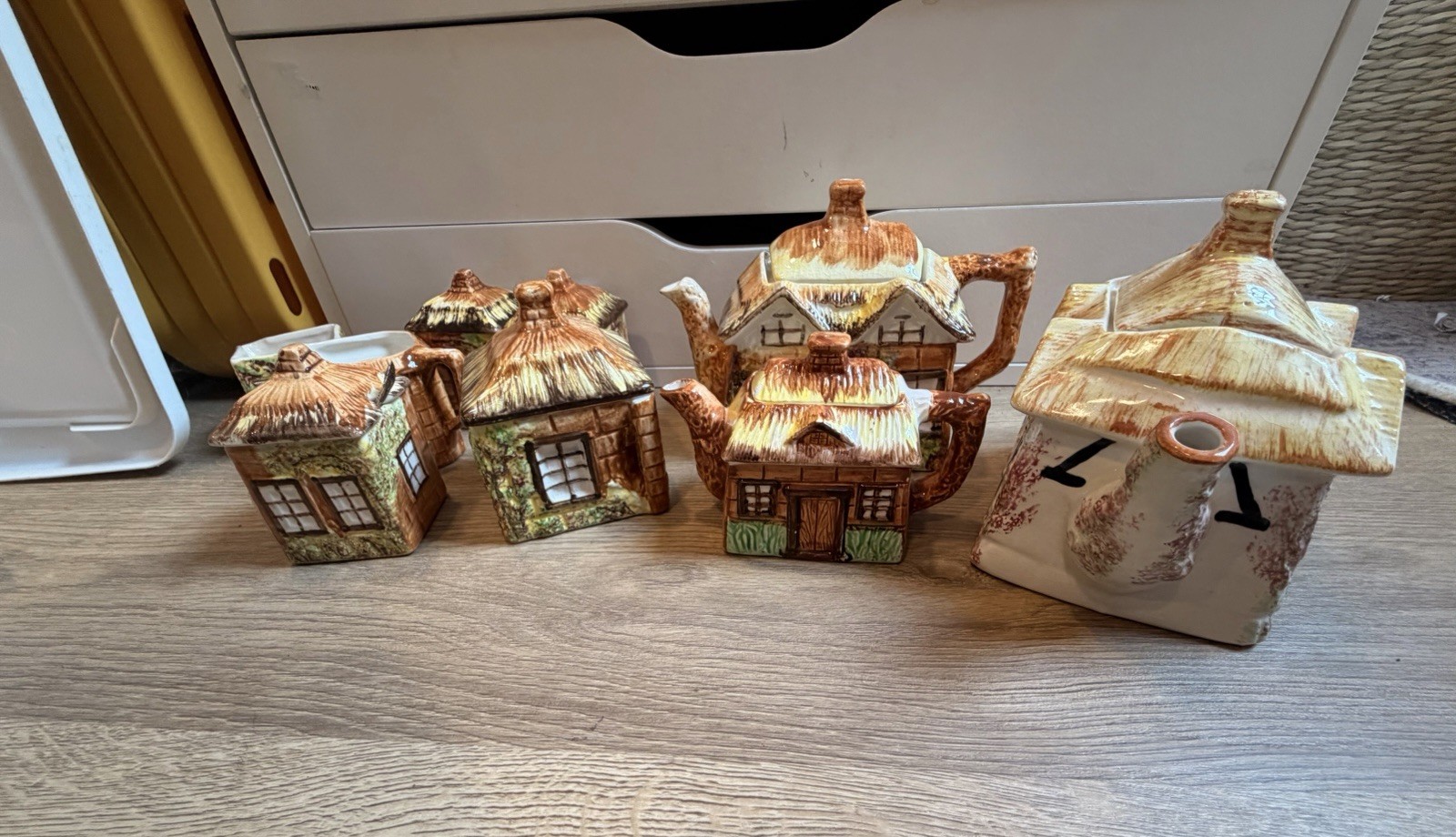 Price & Kensington Vintage “Ye Olde Cottage” Tea Set, 9 Pieces, Made In England Price & Kensington Vintage “Ye Olde Cottage” Tea Set, 9 Pieces, Made In England