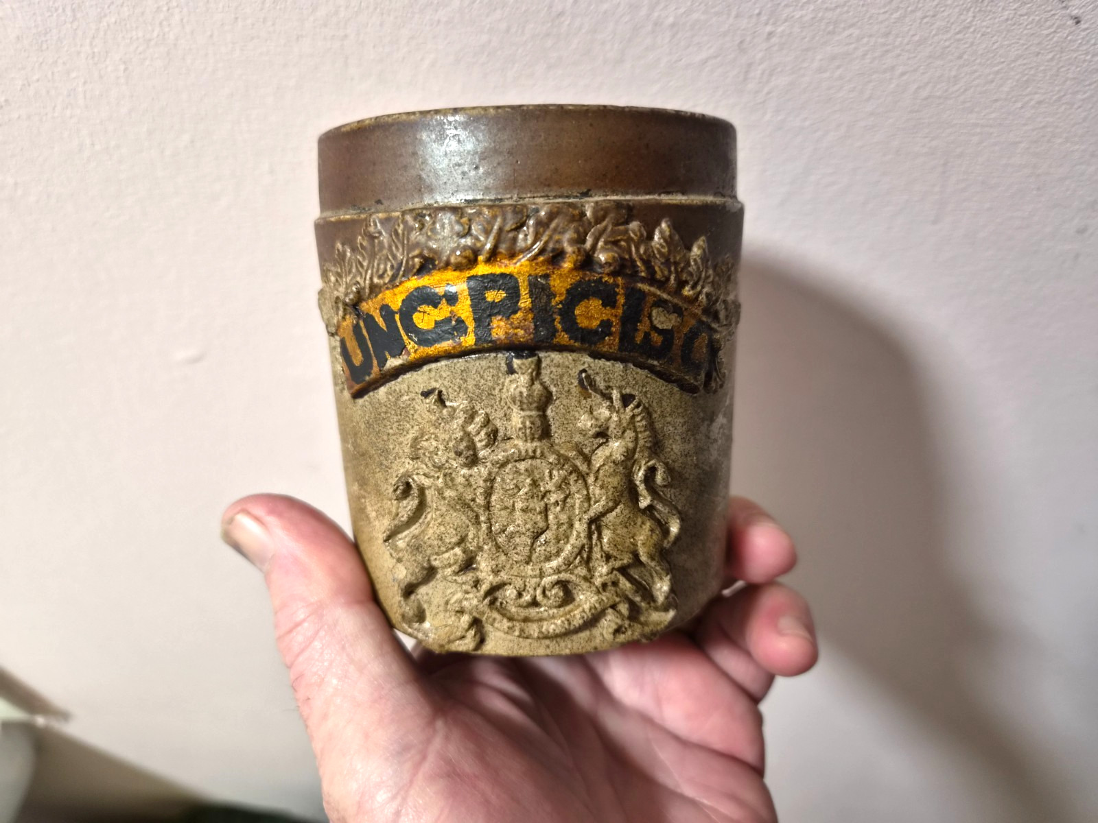An Antique Stoneware Coat of Arms Chemist/Apothecary Jar c1800
