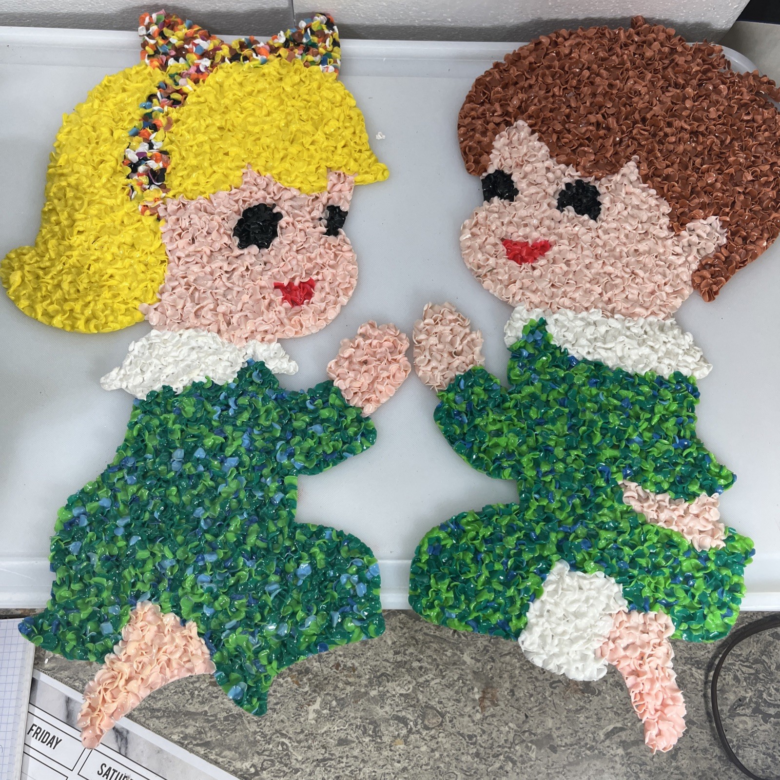 VTG MELTED PLASTIC POPCORN BOY & GIRL CHRISTMAS CHILDREN PRAYING