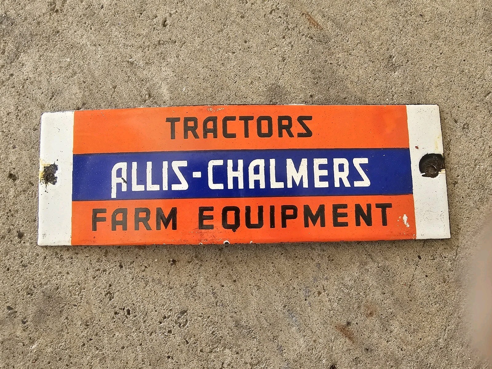 VINTAGE ALLIS-CHALMERS PORCELAIN SIGN TRACTORS FARM EQUIPMENT JOHN DEERE KUBOTA VINTAGE ALLIS-CHALMERS PORCELAIN SIGN TRACTORS FARM EQUIPMENT JOHN DEERE KUBOTA