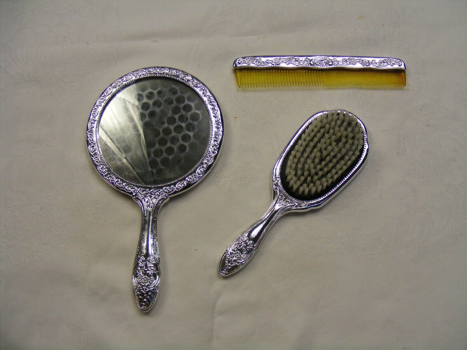 Vintage Emson Taiwan Silver Floral Vanity Set Hair Brush Comb Hand Mirror 17-c
