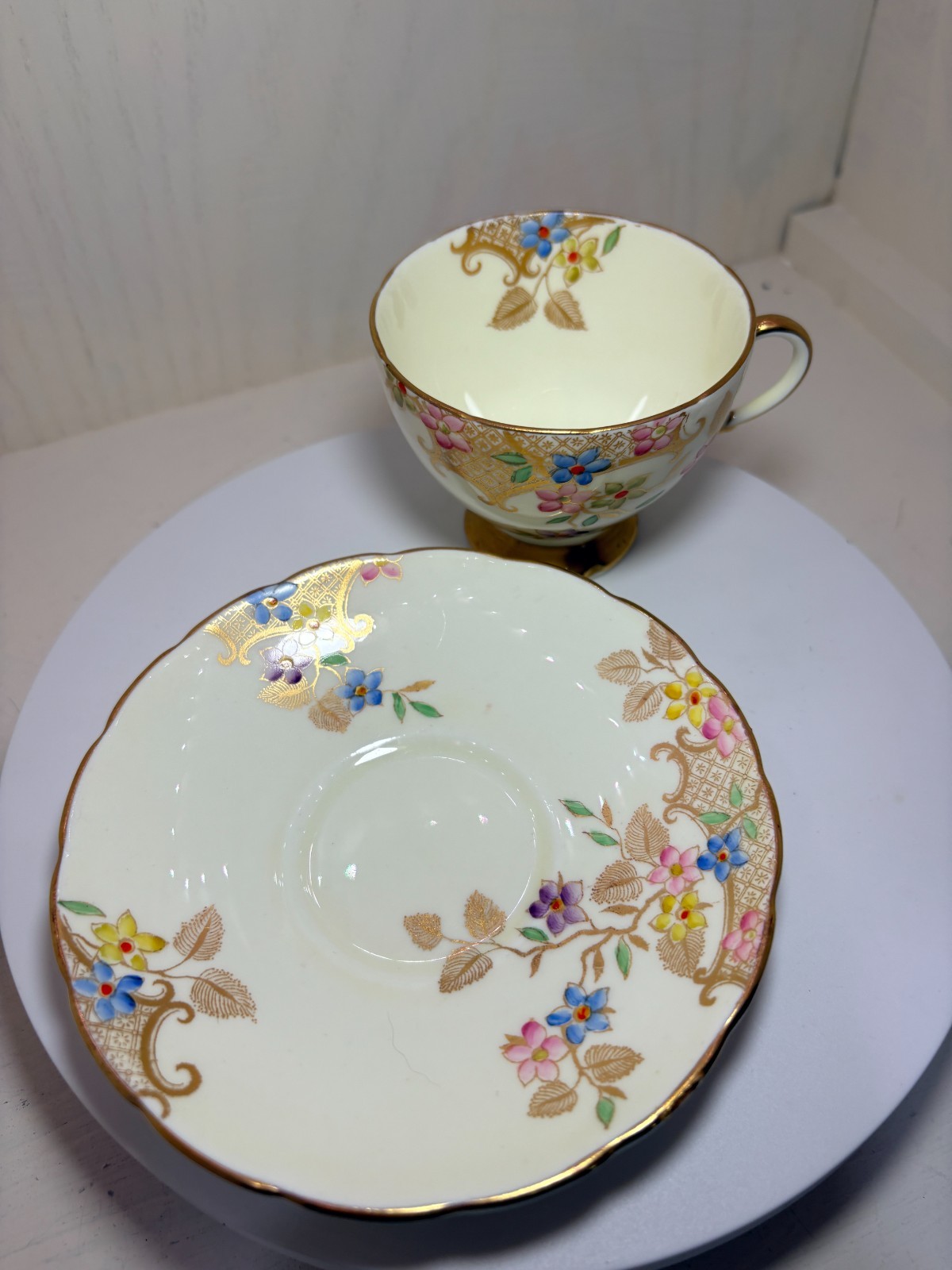 VTG Foley Bone China Teacup Saucer England Floral Gold Gilt Pedestal Foot V2170