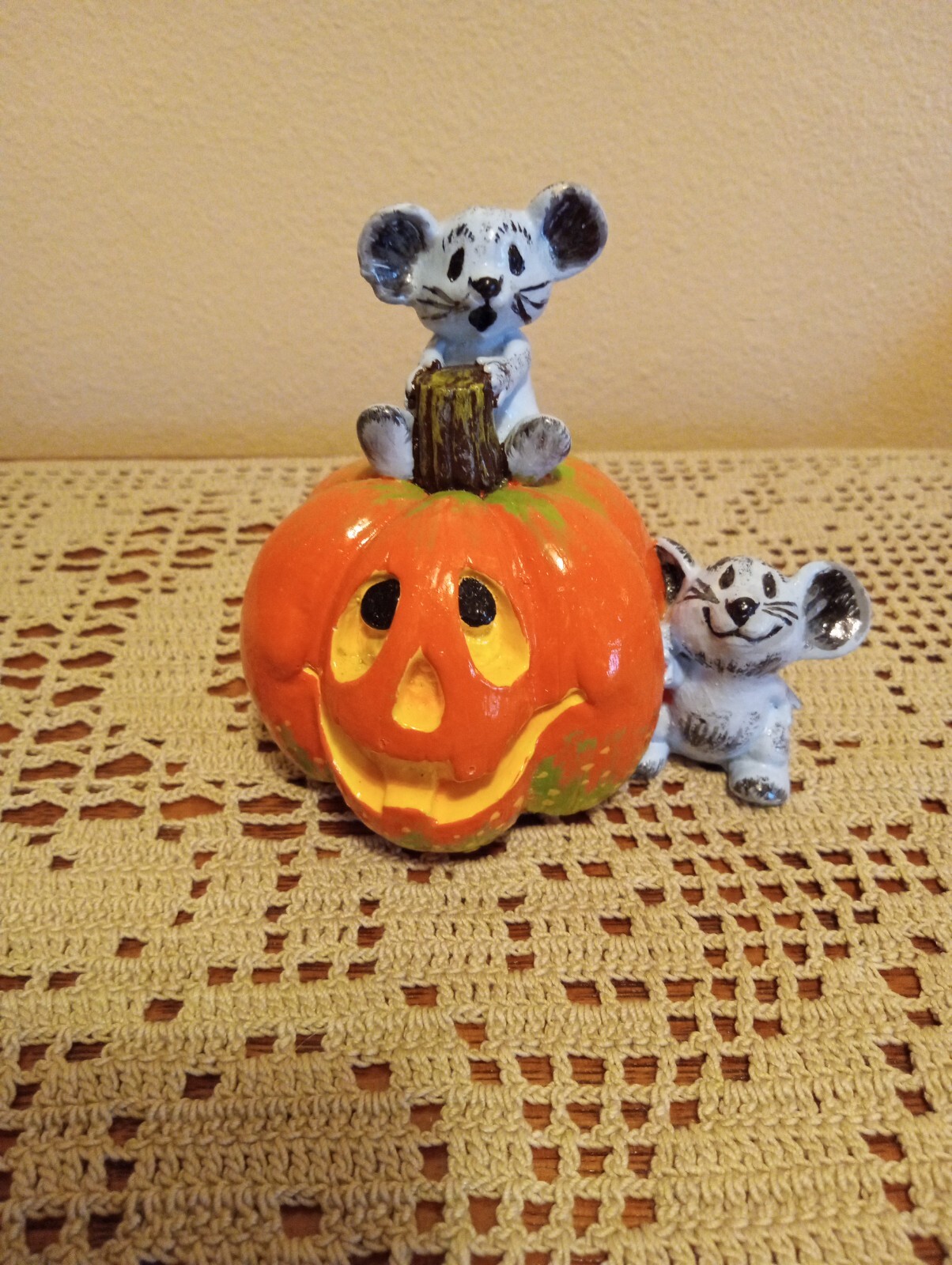 ADORABLE Vintage 70s DIY Hand Painted Pumpkin and Mouse Figurine Mice Halloween