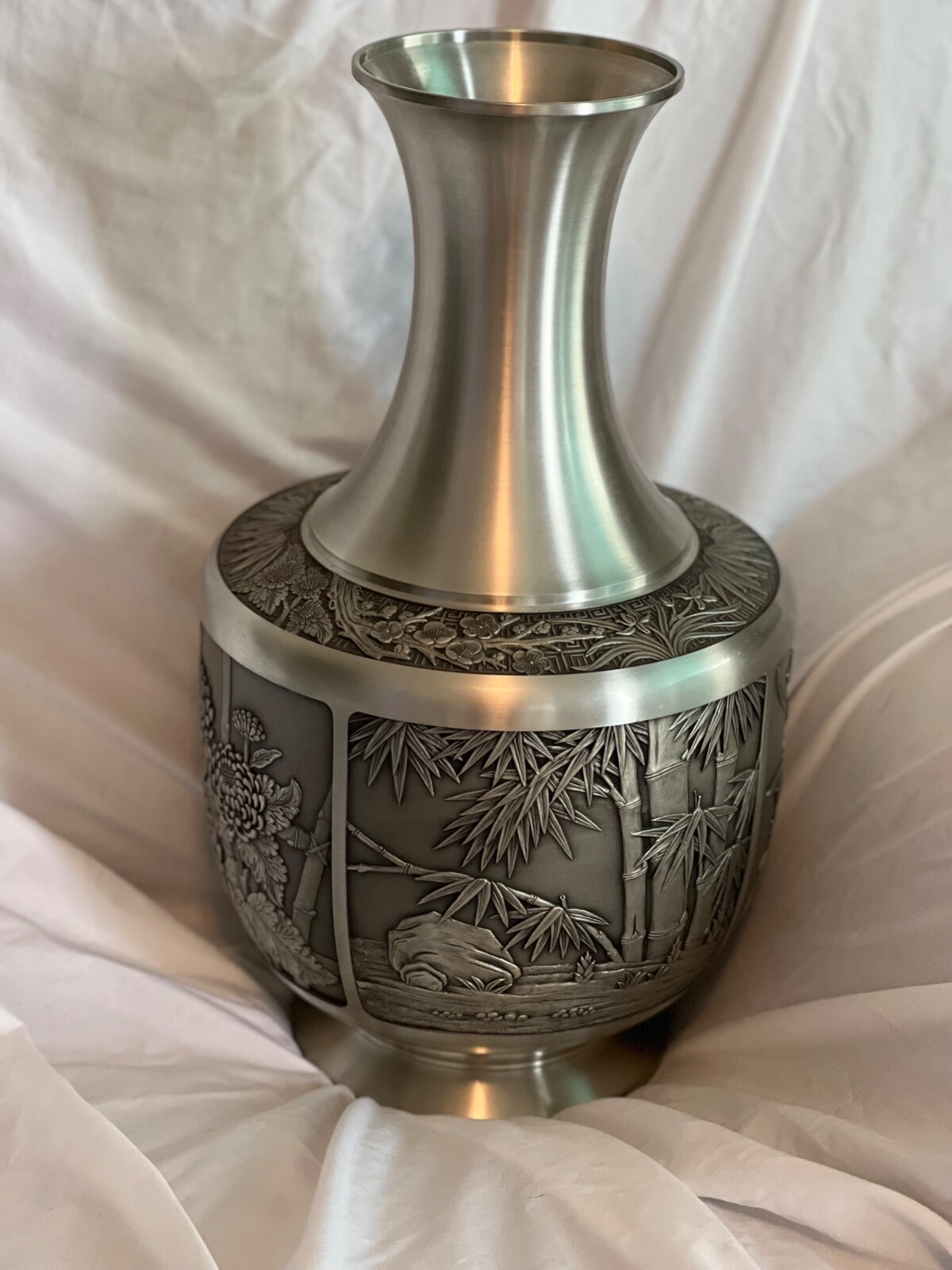 Royal Selangor oriental pewter four seasons vase L Royal Selangor oriental pewter four seasons vase L