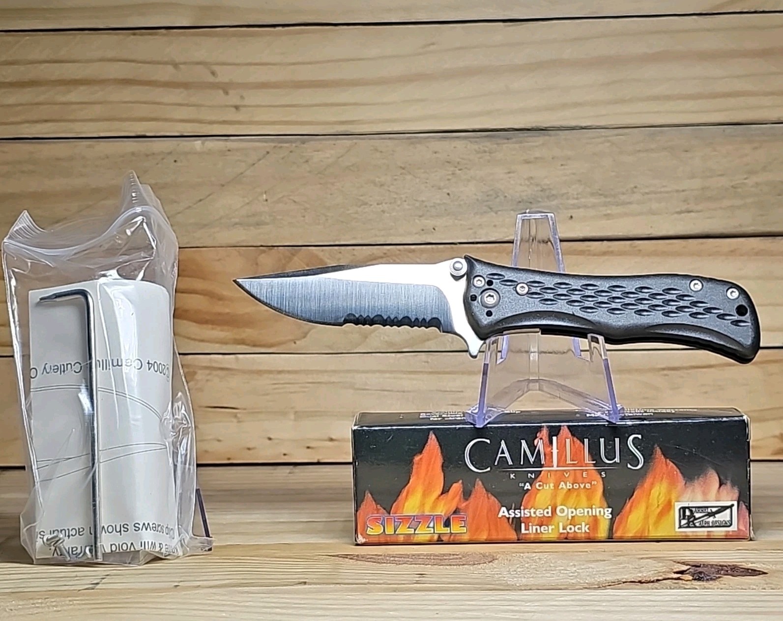 Camillus Sizzle Robo Power Pocketknife Assisted Opening Black Zytel Handle Camillus Sizzle Robo Power Pocketknife Assisted Opening Black Zytel Handle