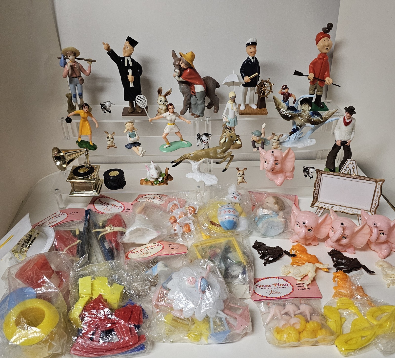 Huge Lot of Rare 1970s Wilton Plastic Cake Toppers 100+ Huge Lot of Rare 1970s Wilton Plastic Cake Toppers 100+