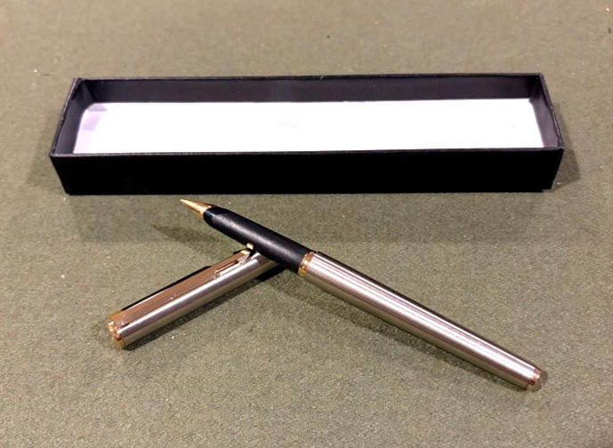 NOS Vintage Parker 180 Flighter Stainless Gold Trim Fountain Pen USA