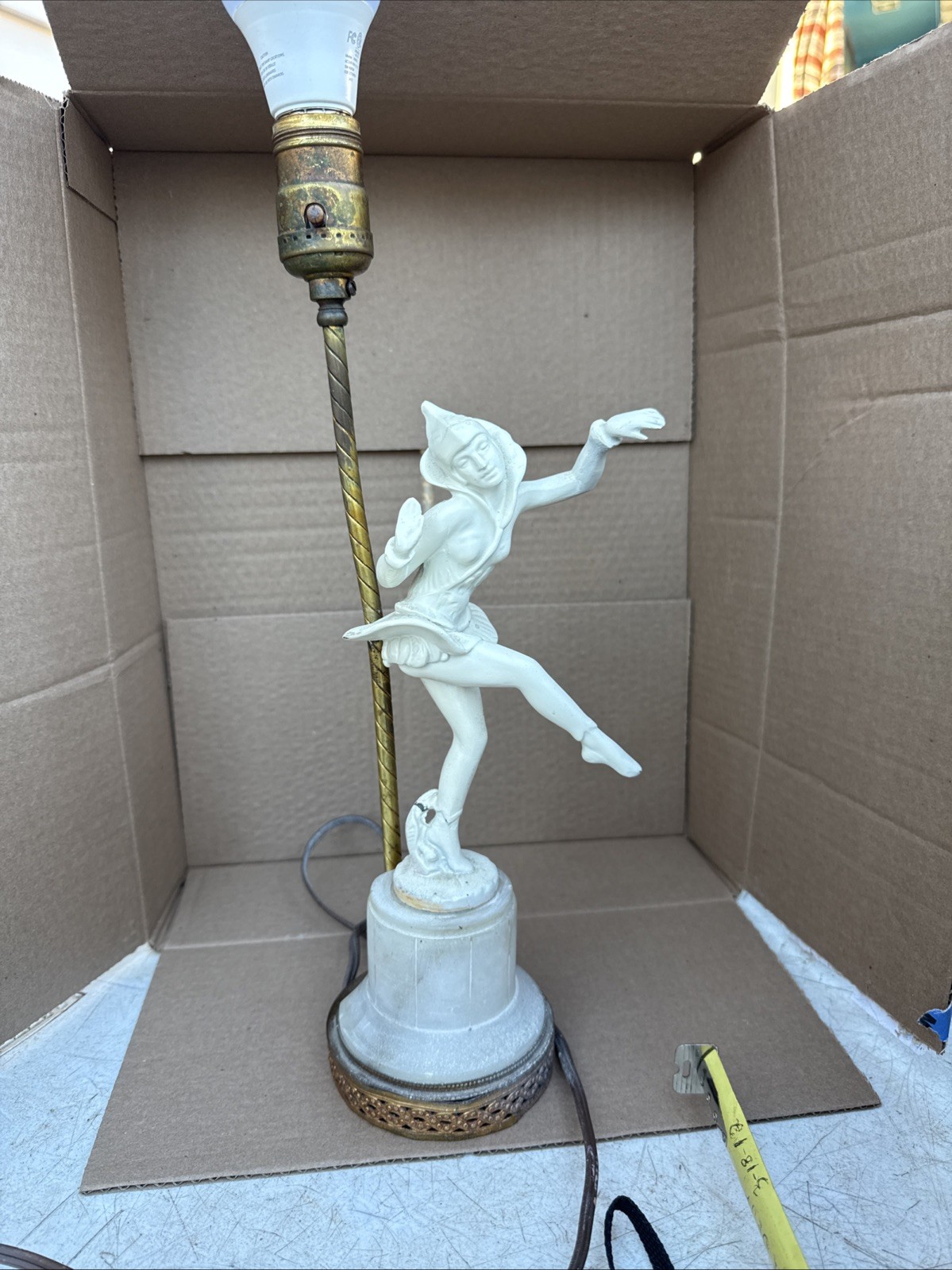 STUNNING ORIGINAL VINTAGE ART DECO METAL DANCING LADY LAMP ON ALABASTER BASE