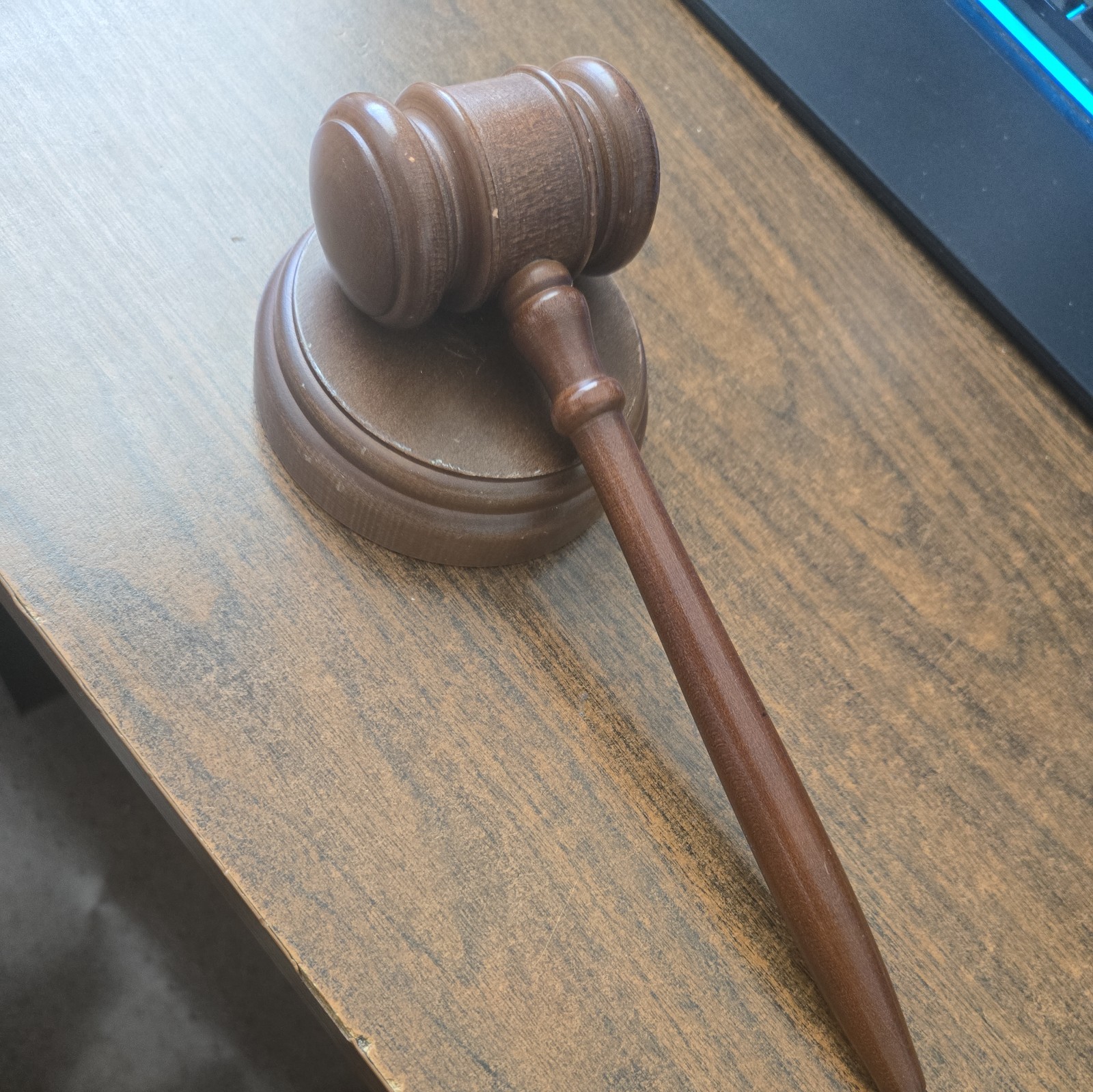 VTG Wooden Gavel Wood Judge Auctioneer Mallet 10'' Meeting Hammer w/sound block VTG Wooden Gavel Wood Judge Auctioneer Mallet 10'' Meeting Hammer w/sound block