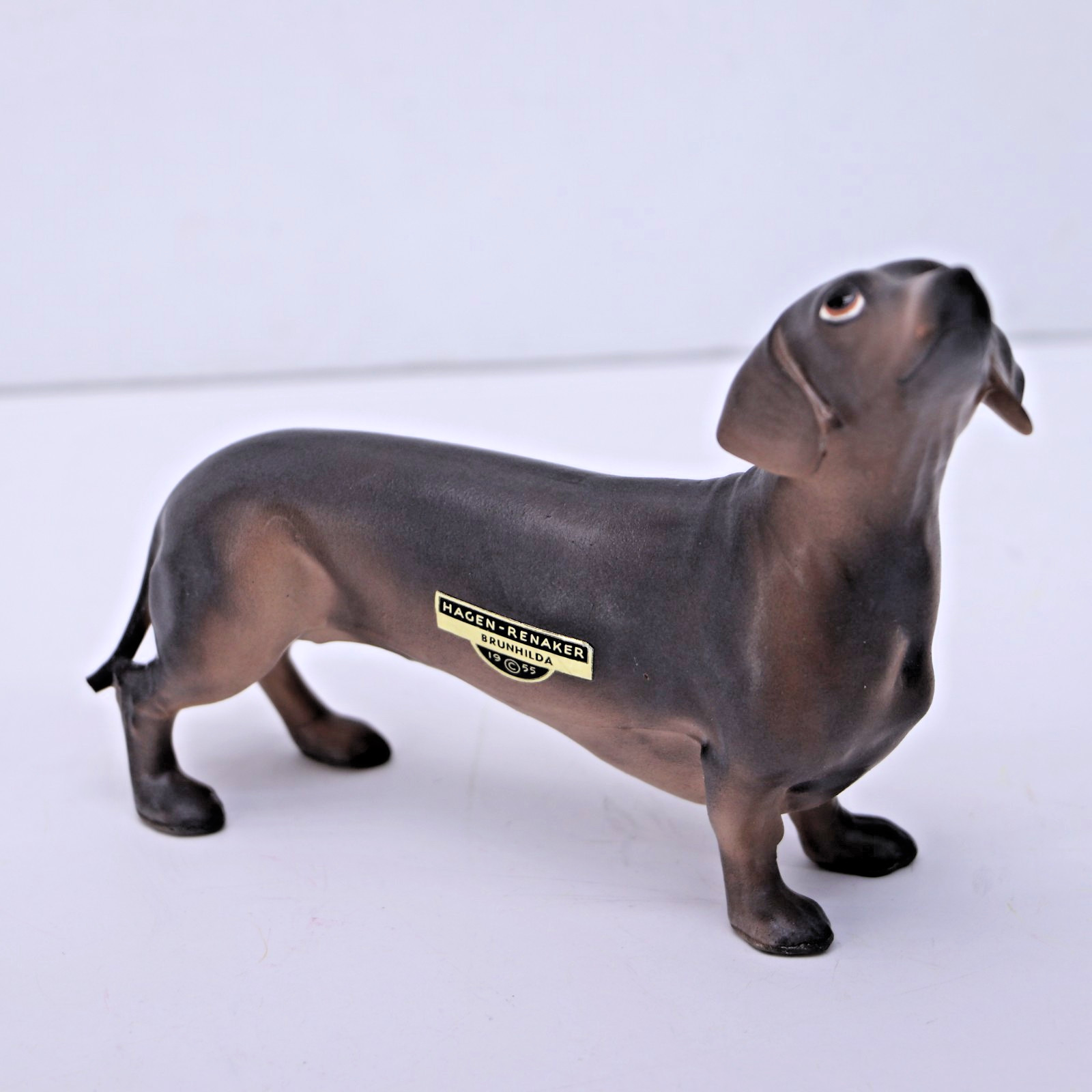 VTG 1955 Hagen Renaker Original Black Gold Monrovia Sticker Dachshund Dog Figure