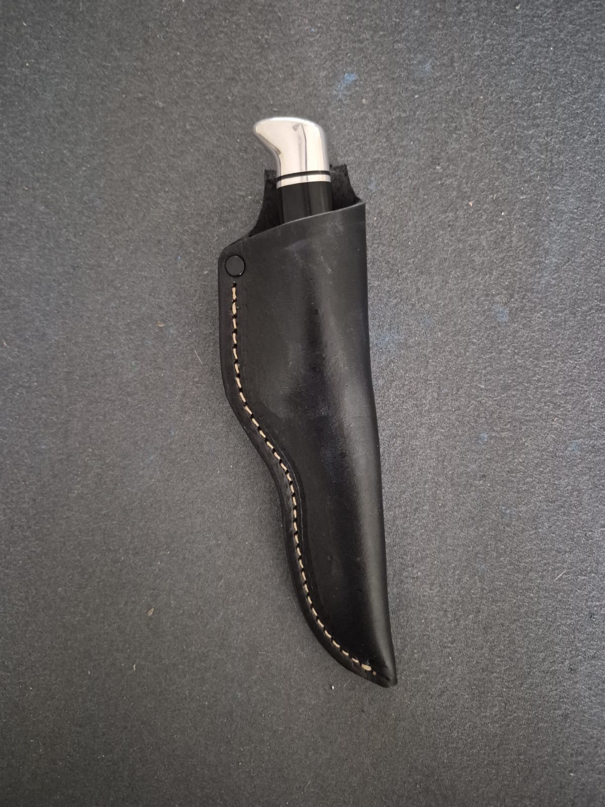 Custom sheath fits Buck 117 Knife. no knife included. Custom sheath fits Buck 117 Knife. no knife included.