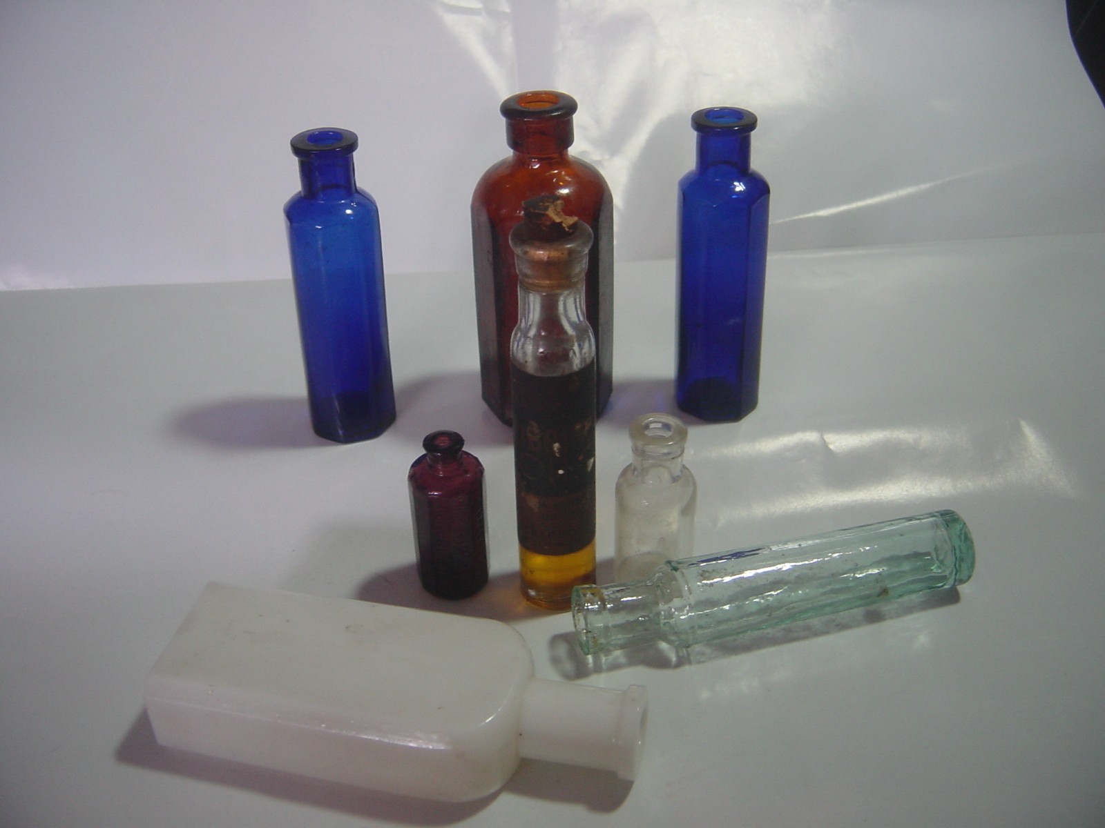 8 GENUINE VINTAGE POISON-CHEMIST BOTTLES-RARE- 8 GENUINE VINTAGE POISON-CHEMIST BOTTLES-RARE-