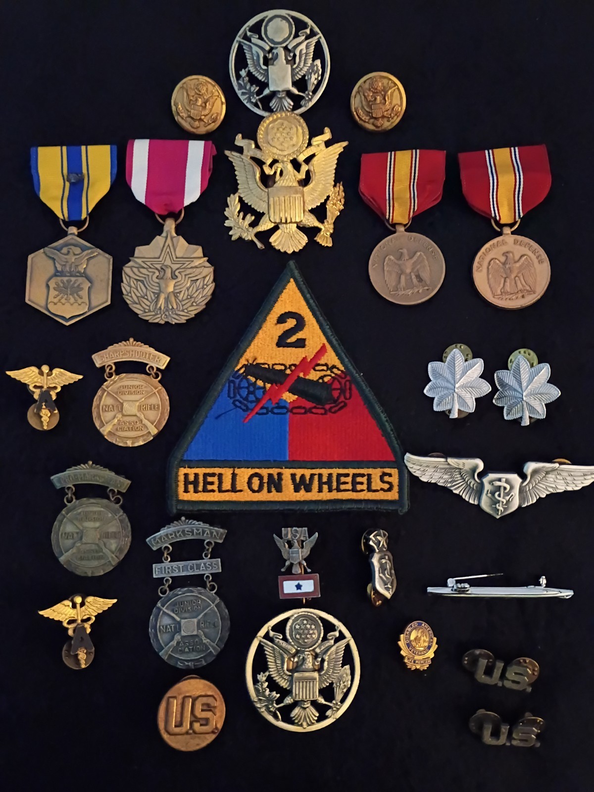 LARGE LOT OF MILITARY MEDALS/PINS/NRA MEDALS AND SON IN SERVICE (S 925) PIN LARGE LOT OF MILITARY MEDALS/PINS/NRA MEDALS AND SON IN SERVICE (S 925) PIN