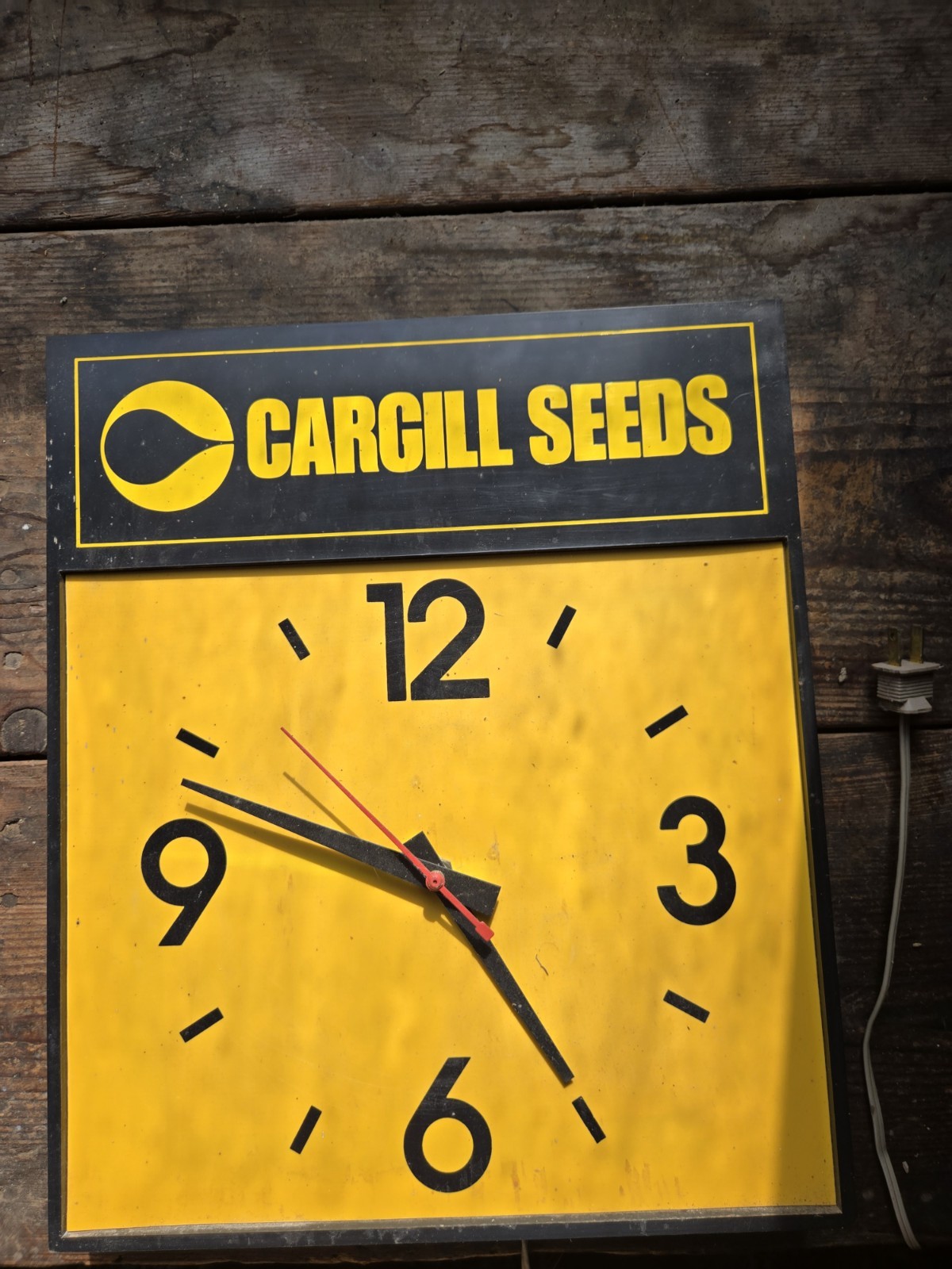 Vintage 1970s Cargill Seeds Black & Yellow Advertising Electric Wall Clock Works