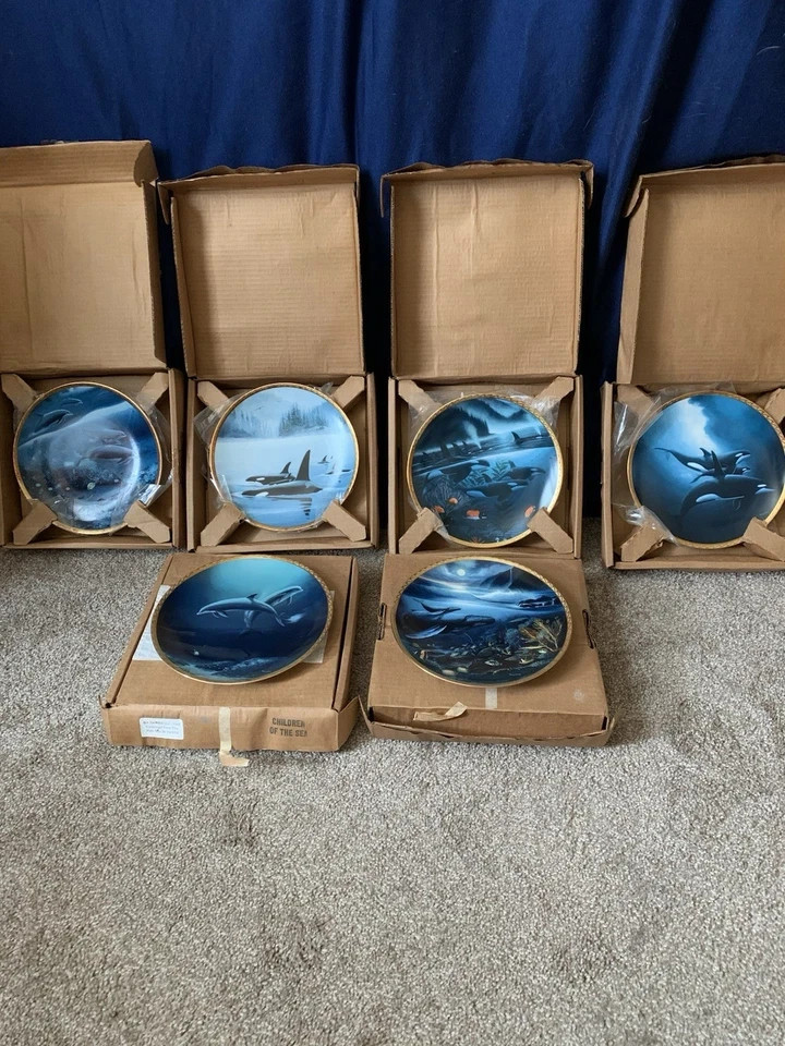 6 Set of Wyland Great Mammals of the Sea, Dolphins Orca Display Plates, Numbered 6 Set of Wyland Great Mammals of the Sea, Dolphins Orca Display Plates, Numbered