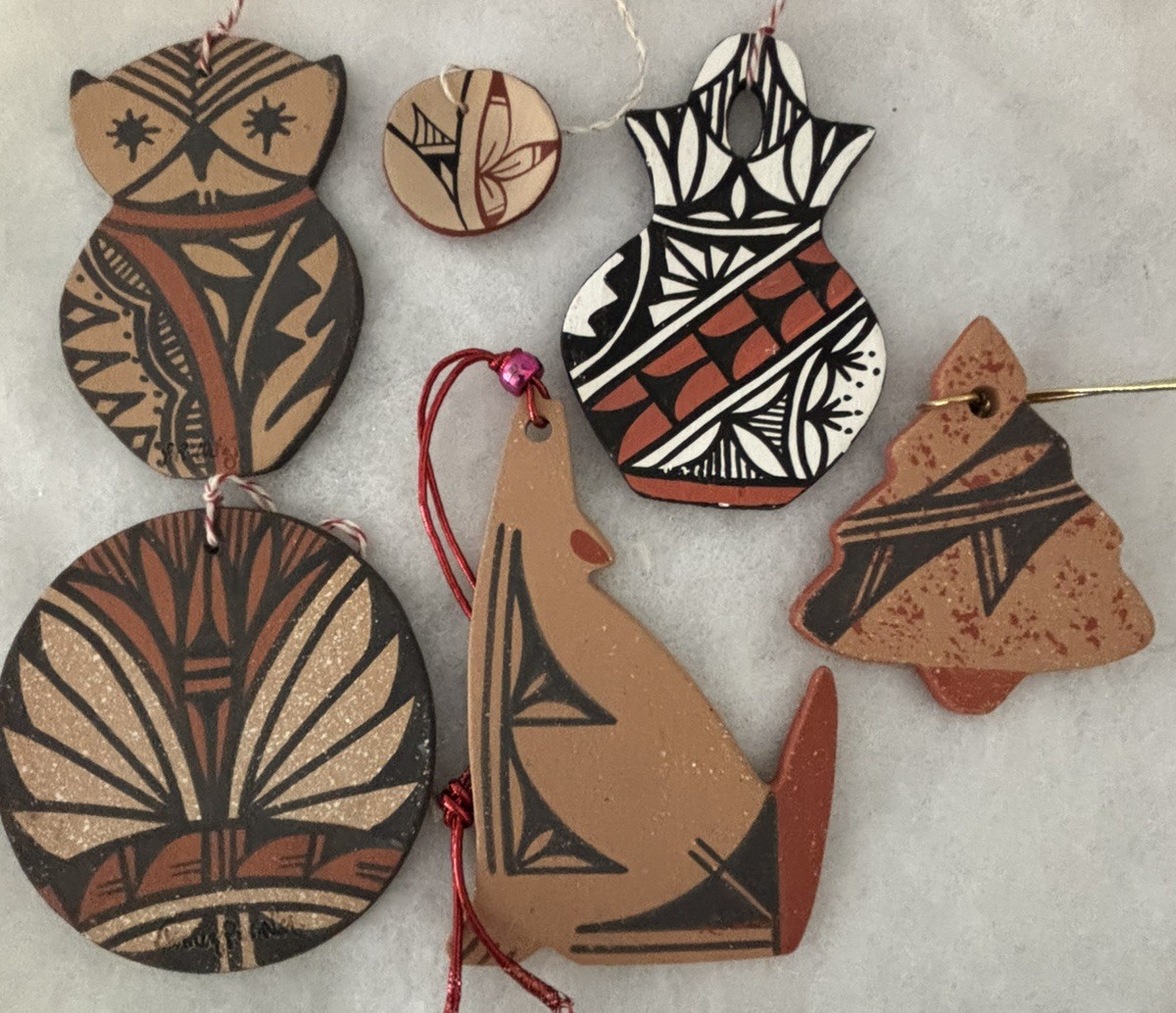Lot of 6 SW Native American Pottery Ornaments Signed Traditional Design FREESHIP