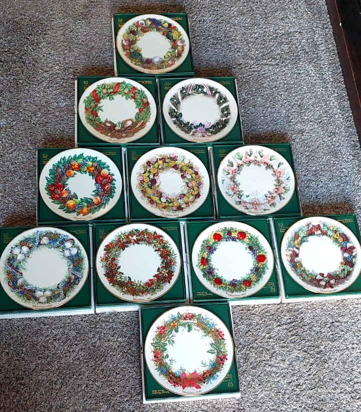 Lenox Colonial Christmas Wreath Series STATES Set Of 11 Plates Made in USA Lenox Colonial Christmas Wreath Series STATES Set Of 11 Plates Made in USA
