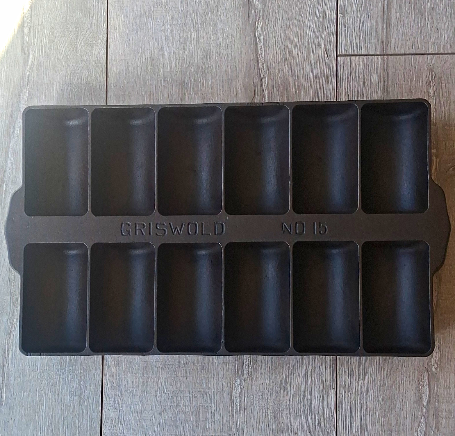Griswold No 15 Cast  Iron Gem Pan. 