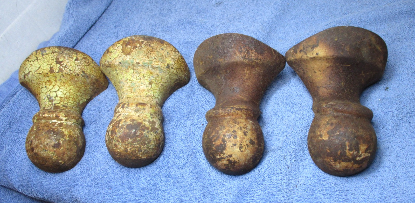 Antique Set Of 4 Cast Iron Ball  Foot Bath Tub Legs
