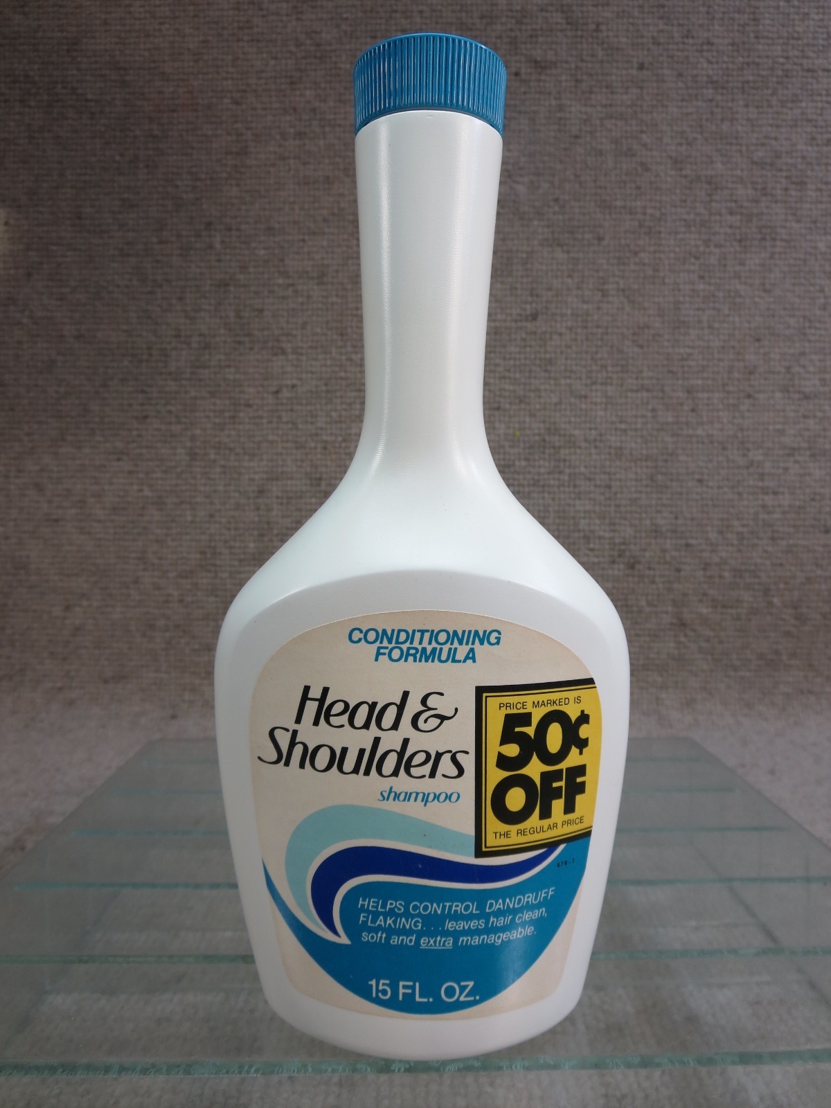 Vtg P&G Head & Shoulders Shampoo Bottle 15oz Full Conditioning Formula 1970s-80s Vtg P&G Head & Shoulders Shampoo Bottle 15oz Full Conditioning Formula 1970s-80s