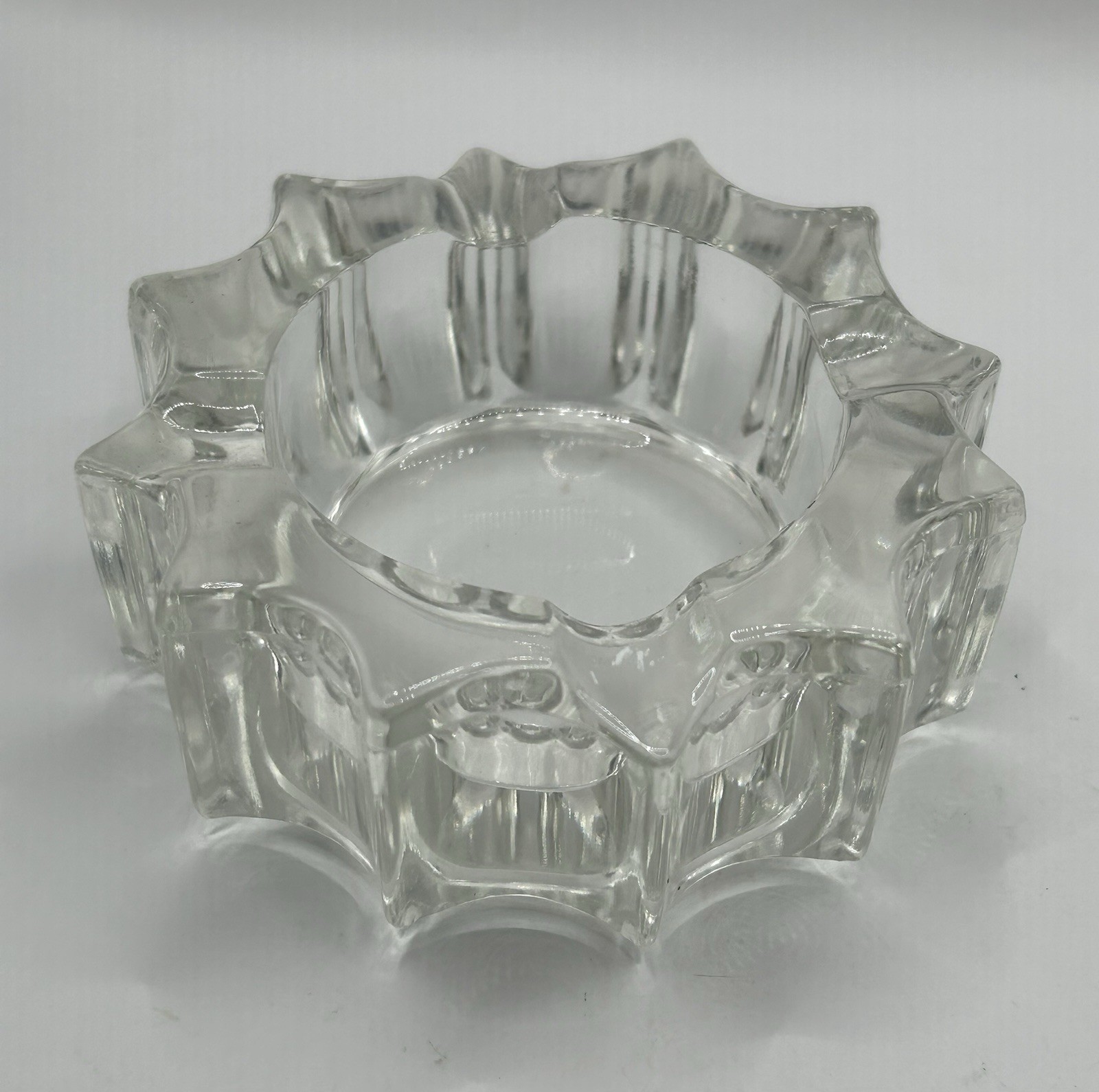 Vintage Mid Century Clear Glass Starburst 12 Point Star Ashtray Trinket Dish 4 Vintage Mid Century Clear Glass Starburst 12 Point Star Ashtray Trinket Dish 4