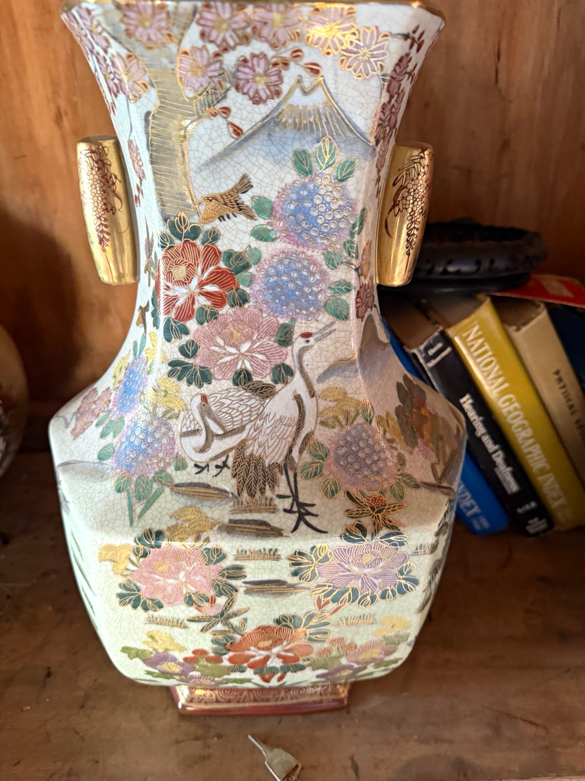 18th centJapanese Kutani Satsuma Toyo Handmade Hand Painted Vase 18th centJapanese Kutani Satsuma Toyo Handmade Hand Painted Vase