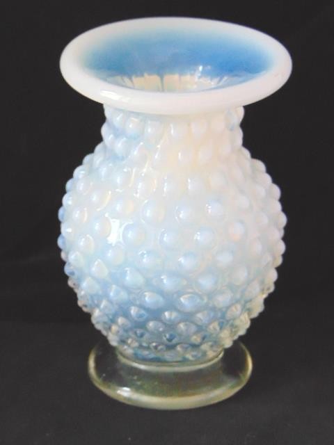 Sweet Vintage FENTON French OPALESCENT Clear HOBNAIL 3-1/2\