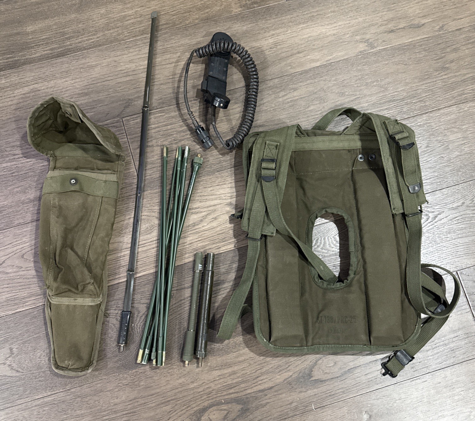 Vtg MILITARY PRC-25 Radio Backpack, Antennas Set With Bag & Handset. Excellent