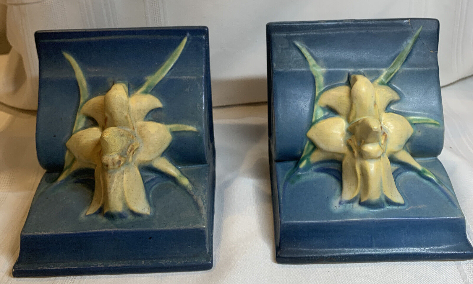 Roseville Pottery - USA - Pair/Set of 2 Blue Zephyr Yellow Lily Bookends #16