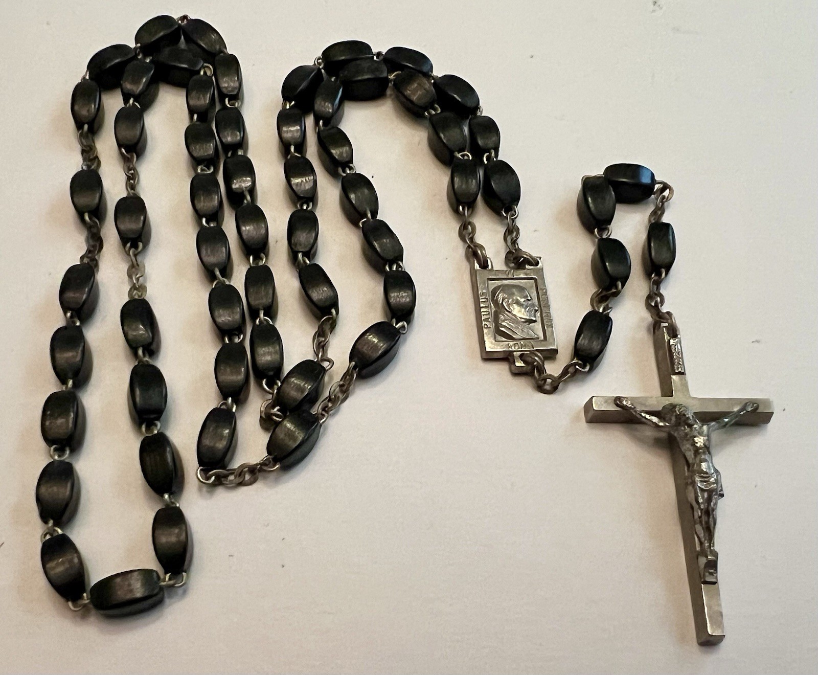 1975 DATED 38” POPE PAUL VI ROMA BLACK BEAD ROSARY ITALY ANNO SANTO