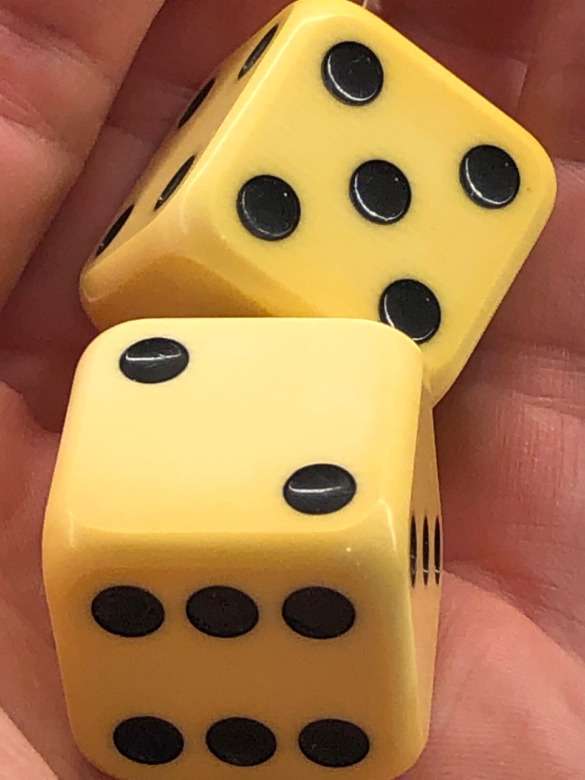 Infinitely RARE Old grained celluloid illegal club jumbo dice 101123@